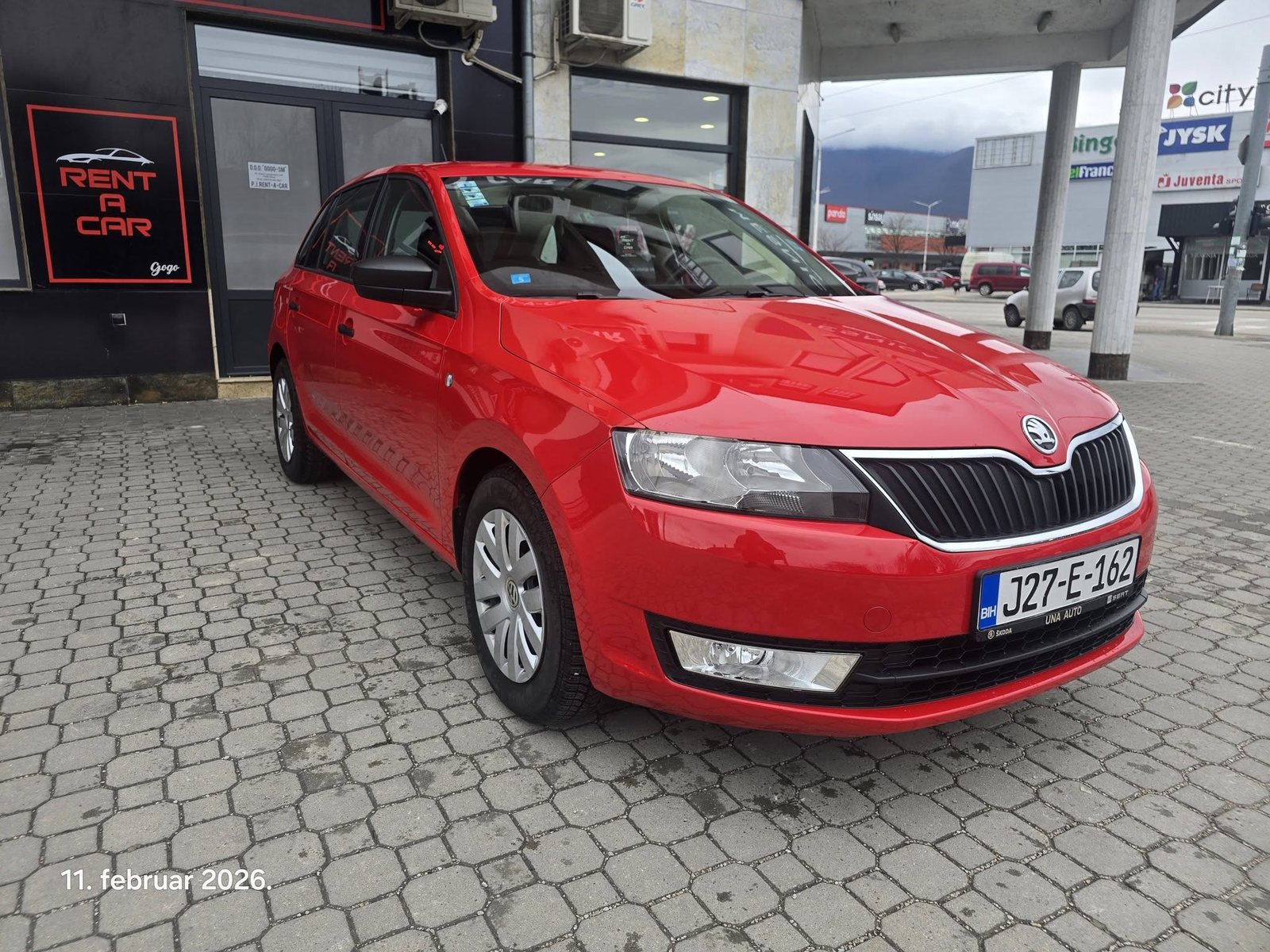 Škoda Rapid Spaceback (crvena)